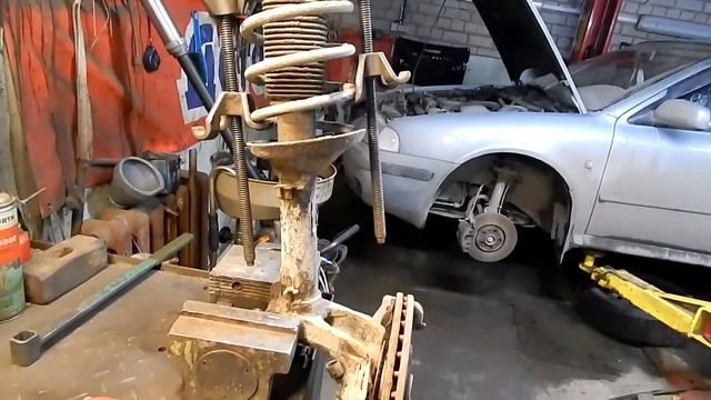 Skoda Octavia Tour. Ремонт подвески. смотреть онлайн