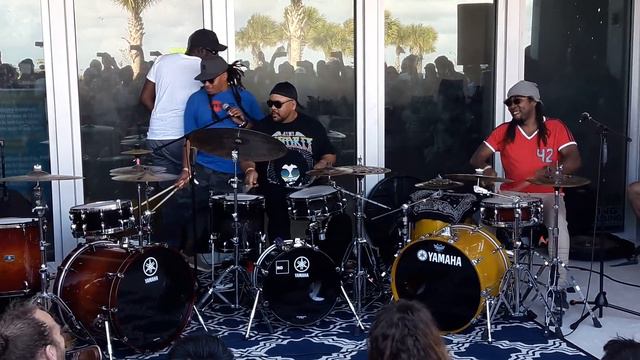 Snarky Puppy's Drummers have fun on "What about me ?" !! смотреть онлайн