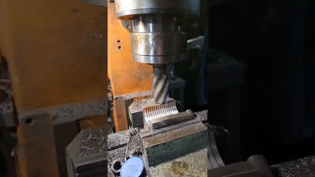 Фрезеровка прижима на трубогиб. смотреть онлайн