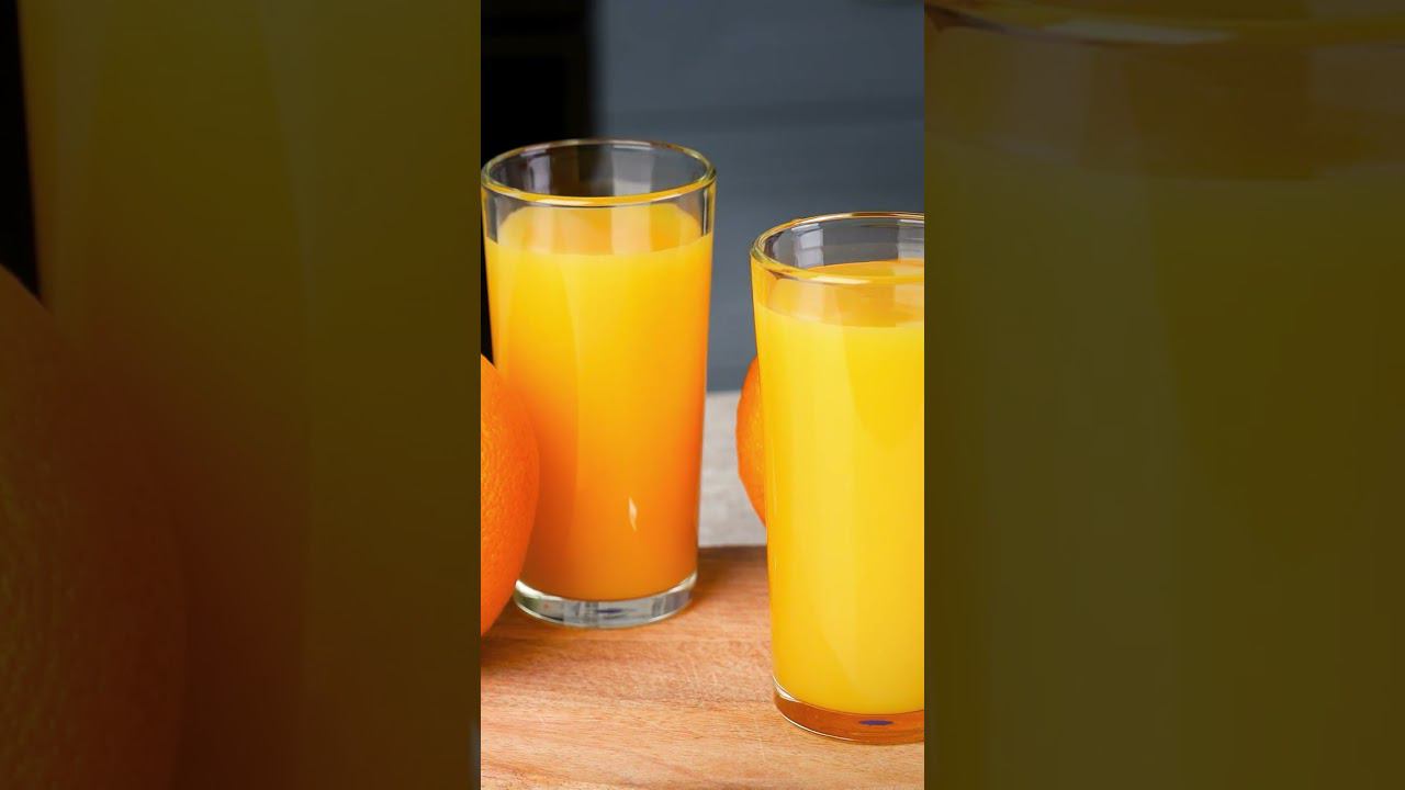 А вы знали, что в апельсине много витамина С? Знали! А как быстро приготовить апельсиновый сок? смотреть онлайн