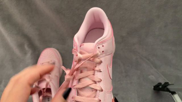 Опять Данки Nike Dunk Low Pink (GS)Nike & Dunk Low Coconut Milk смотреть онлайн