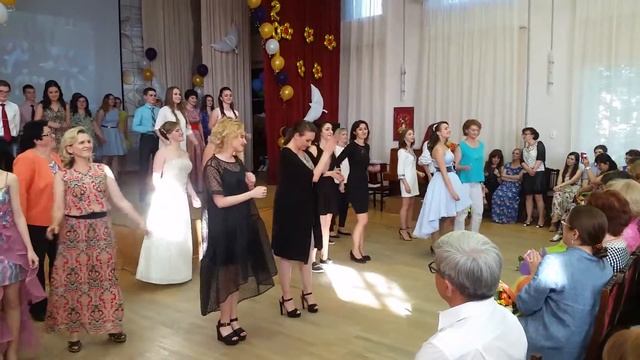 Выпускной флешмоб | Гимназия Четыре | Одинцово смотреть онлайн