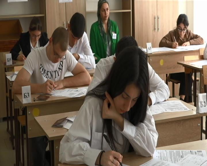 Пробный ЕГЭ по математике написали выпускники школ района смотреть онлайн