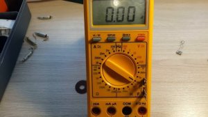 Замеры емкости старых электролитических конденсаторов.