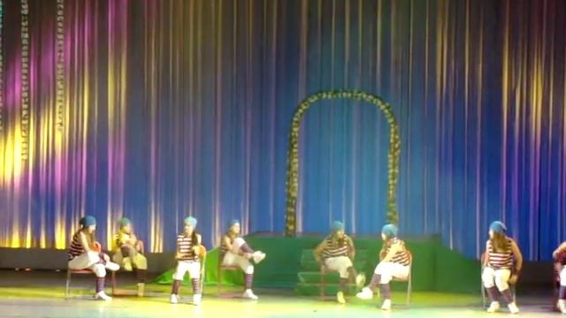 лучший танец в мире:) дети зажигают:) смотреть онлайн