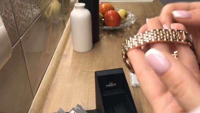 Распаковка — Часы наручные женские Tissot T109.210.33.031.00 смотреть онлайн