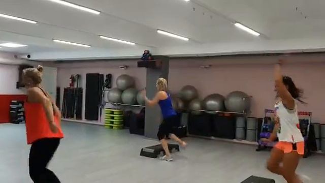 степ аэробика лёгкая связка / step aerobic смотреть онлайн