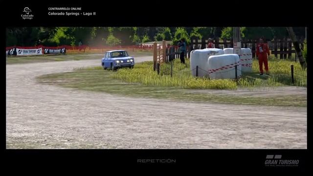 Renault 8 en tierra :) смотреть онлайн