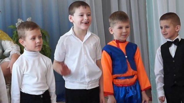 Дети поют частушки