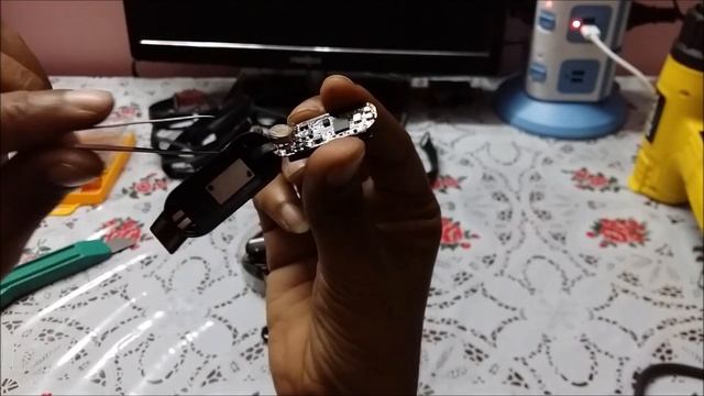 M3 Smart Band from inside and replace battery (DIY) смотреть онлайн