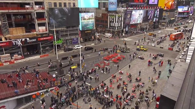 на площади Таймс-сквер, Нью-Йорк, 31 марта 2022г.mp4 смотреть онлайн