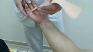 Кинезиотейпирование при медиальном эпикондилите (локоть гольфиста).