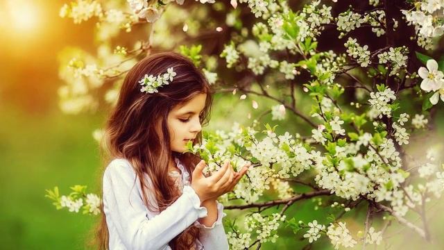 В моем саду опять весна.