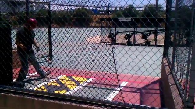 Batting Practice Fun At The Cages =).3gp смотреть онлайн