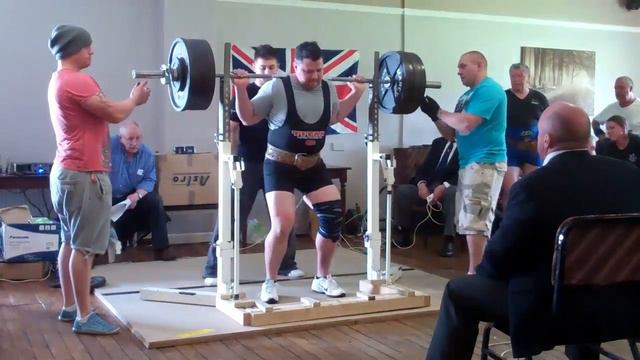 DAVE FOSTER squats 235kg with one knee wrap and a pulled hamstring смотреть онлайн