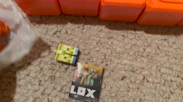 Unboxing the Heroic Hero Visor Toy Code from the Heroes of Citrus Crusher Kinetic Roblox Series 8 смотреть онлайн