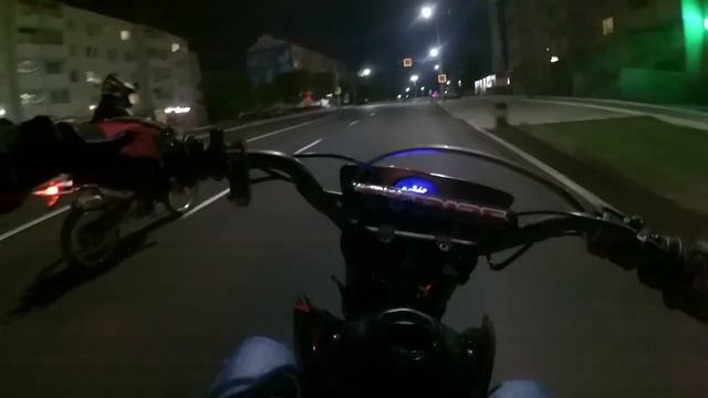 Вжигаем по ночному городу на мотиках, Покатушки в лесу!!! смотреть онлайн