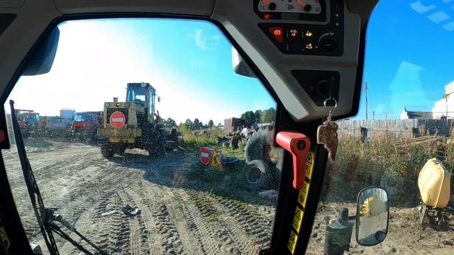 Холодный запуск на мини погрузчике JCB 190 смотреть онлайн