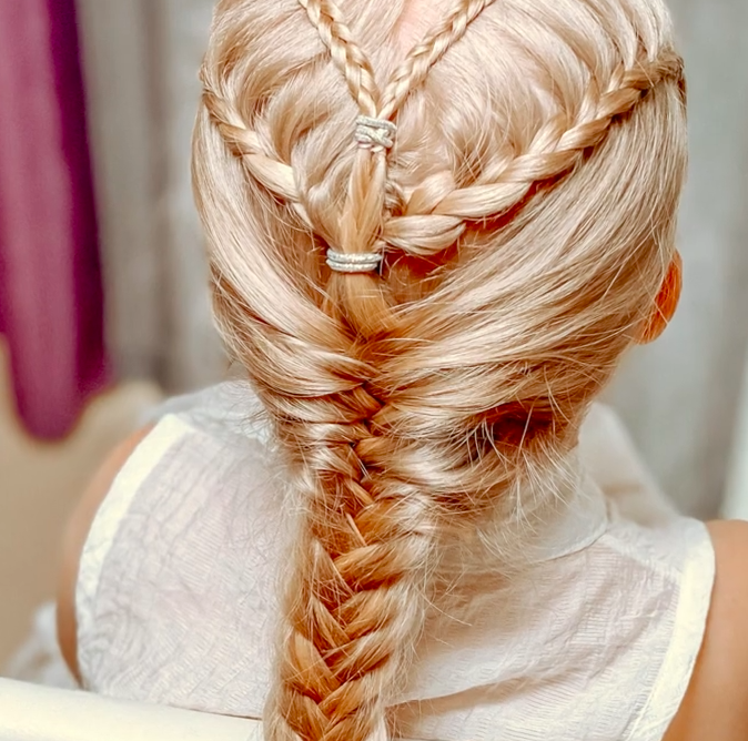 Рыбий хвост Необычная подача Красивые прически смотреть онлайн