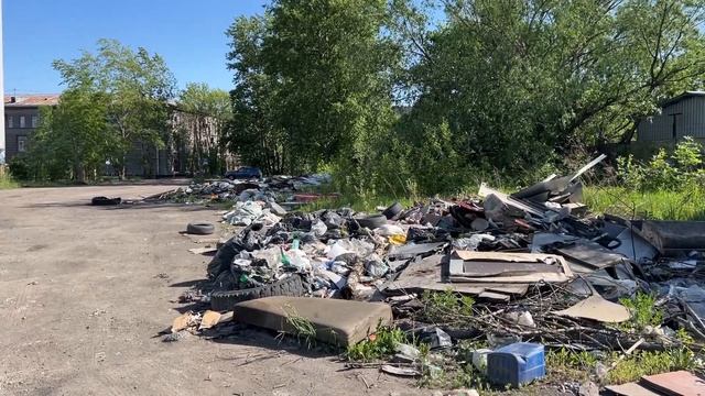 Несанкционированная свалка в Невском районе (Старопутиловский вал) смотреть онлайн