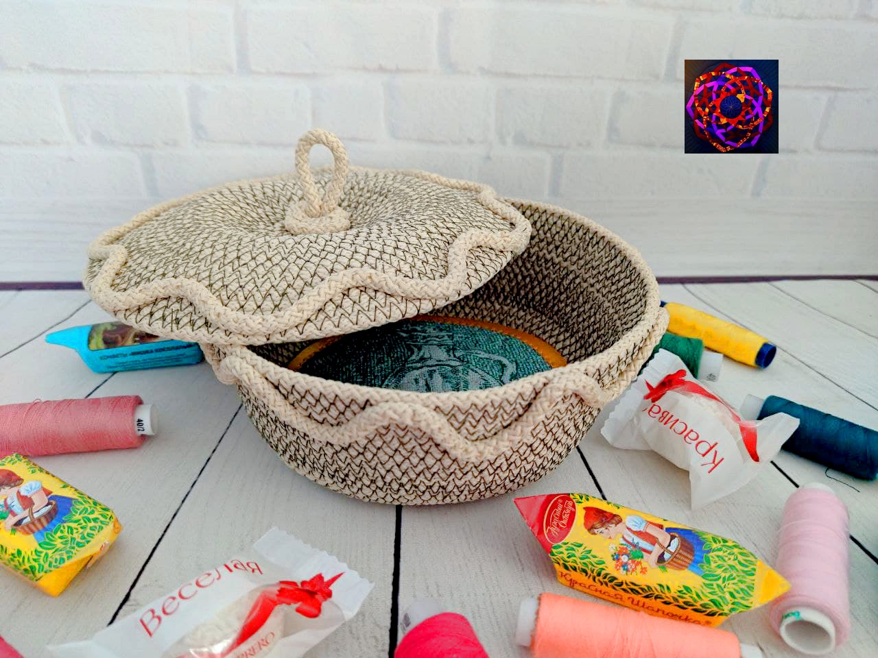 СУПЕР!!! Из полиэфирного шнура Связала корзинку на швейной машинке за 15 минут.mp4 смотреть онлайн