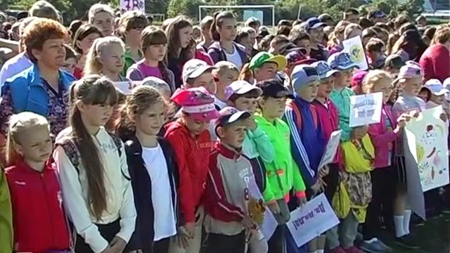 Учебный день учащиеся 25-ой школы решили начать с зарядки смотреть онлайн