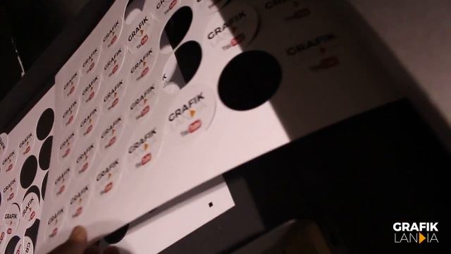Plotter GRAPHTEC CE6000 I-MARK 40 en Español смотреть онлайн