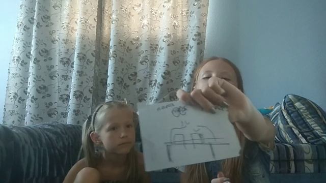 Рисуем Семью с ЗАКРЫТЫМИ ГЛАЗАМИ?!//Милана Никитина смотреть онлайн