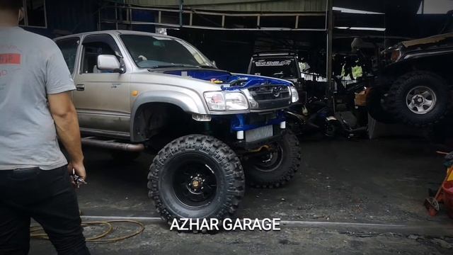 Built a monster | Toyota Hilux SR смотреть онлайн
