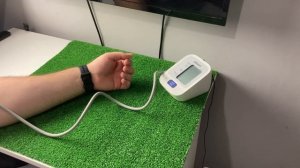 Разное ДАВЛЕНИЕ на левой и правой руке ПОЧЕМУ? Потому что измерять артериальное давление правильно!