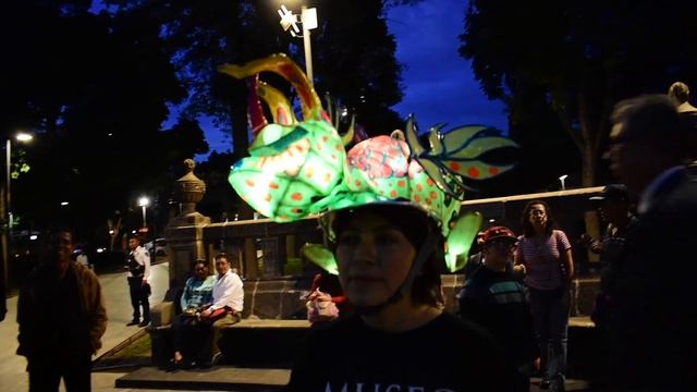 De Escape en noche de museos alebrijes iluminados смотреть онлайн