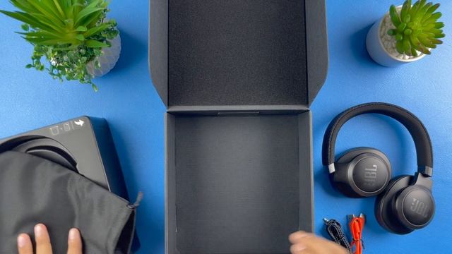 JBL Live 660NC Headphones unboxing смотреть онлайн