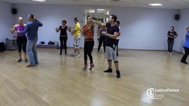 Бачата связка #1. Тренировка 28.08 / Bachata class / Beginers pattern / смотреть онлайн