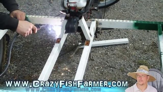 6 Tomos Moped Gasoline Vapor System - Building the supports for the back end of moped смотреть онлайн