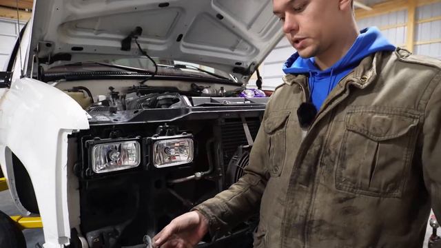 Wrapping up the Rear Suspension and Exterior! Revurban Shop Truck Build! смотреть онлайн