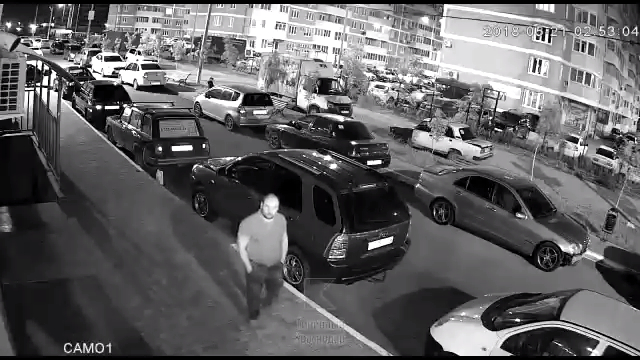 Мужик на ведре слил бензин и украл аккумулятор смотреть онлайн