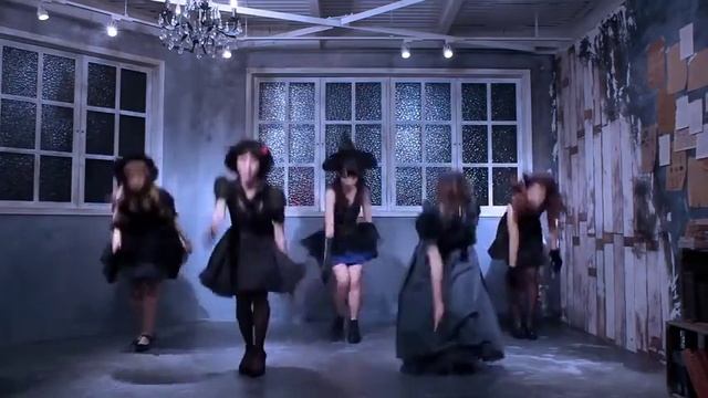 Gothic Girls with Adorable and Energetic Dance смотреть онлайн