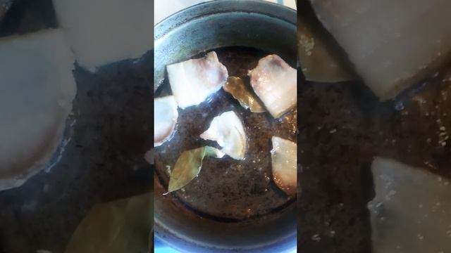 Как приготовить вкусное нежное сало за 5 минут. Сало пятиминутка, а съедается ещё быстрее. смотреть онлайн