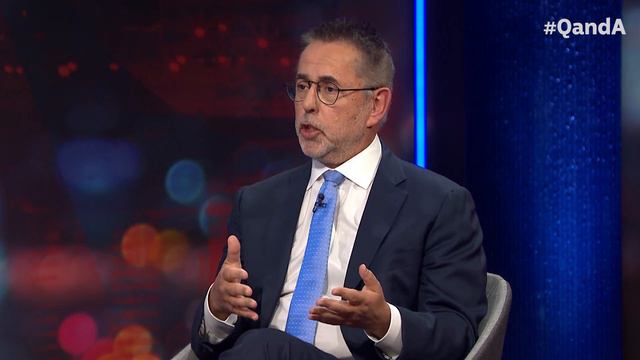 AstraZeneca and Vaccine Hesitation | Q+A смотреть онлайн