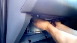 Замена фильтра салона Nissan Sunny FB15