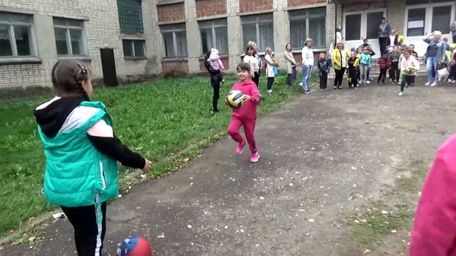 День здоровья Первоклашки Эстафета смотреть онлайн