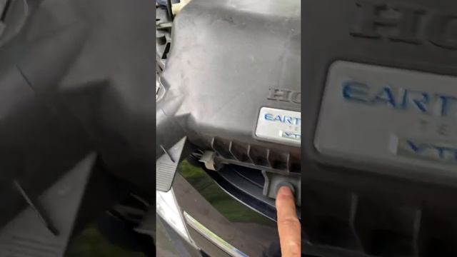 Honda Stepwgn. Как поменять самому свечи смотреть онлайн