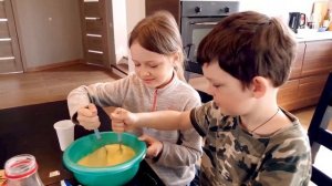 Дети готовят вкусняшки / Учимся готовить сами