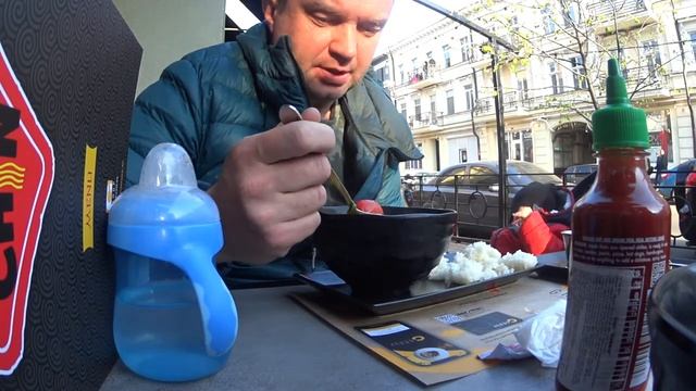 Суп на кокосовом молоке в азиатском бистро. Гуляем по Одессе