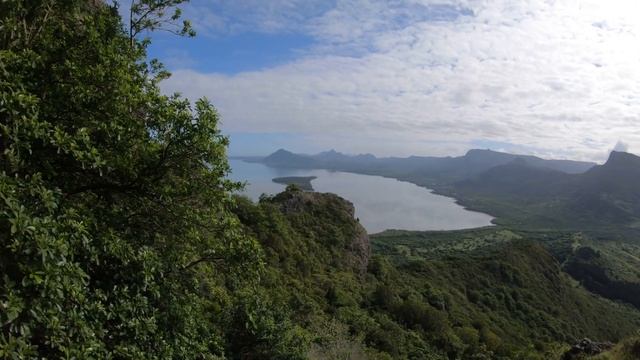 Маврикий | покорение горы Ле-Морн-Брабан TRAILER | одиночный поход смотреть онлайн