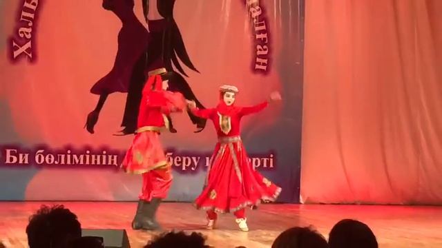 Таджикский танец , tadjikcha ussuli смотреть онлайн