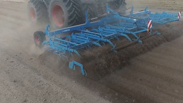 Работа культиватора Lemken Korund 8/900 смотреть онлайн
