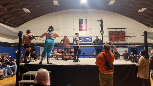 Rob leach, Anakin Murphy, and Eli Wylder Vs Mayor Kincaid, Roy Lewis, and Jake Lander W/Hippyjohnny смотреть онлайн