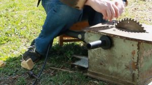 Самодельная циркулярка из болгарки.