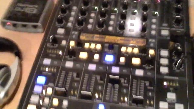 Behringer DDM 4000 Traktor Kontrol X1 Numark DJ IO смотреть онлайн